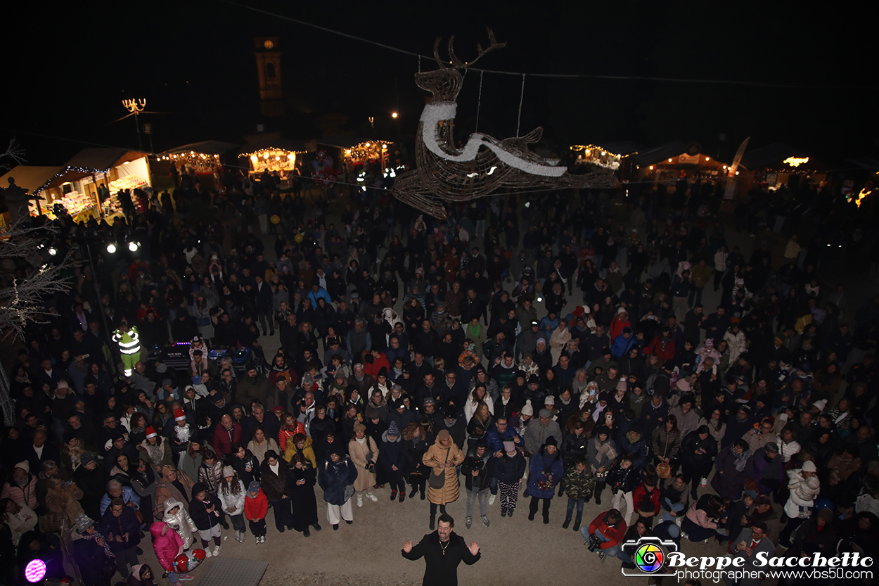 VBS_4420 -  Il Magico Paese di Natale 2024 - Spettacolo di Inaugurazione a Govone.jpg